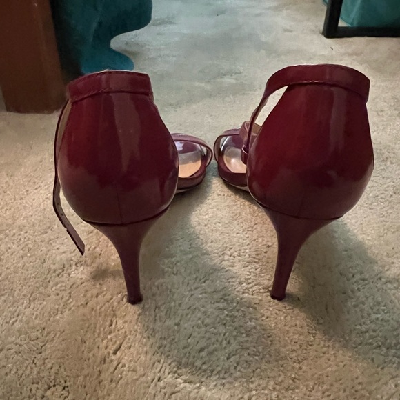 Heels - Picture 2 of 2